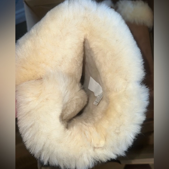 Ugg Wonen’s Bailey Button Triplet Boot - Picture 8 of 12